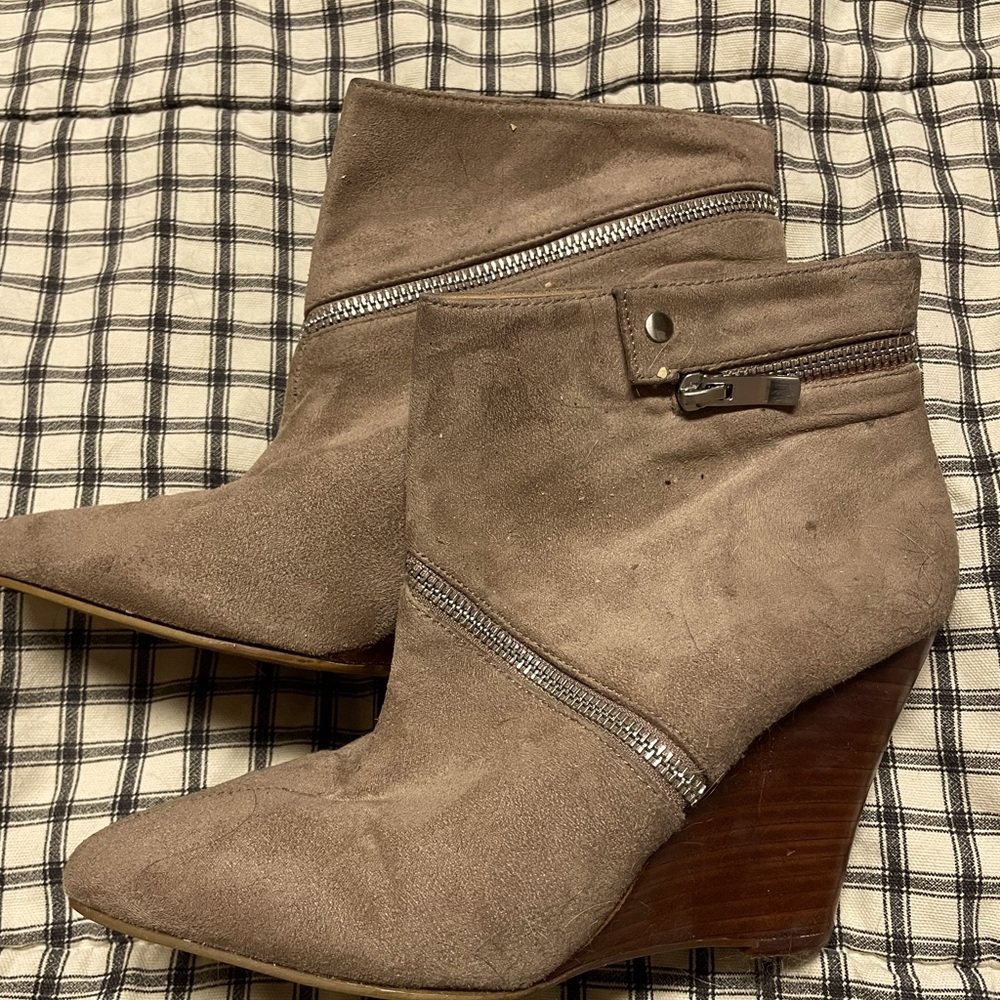 Suede booties with zipper detail